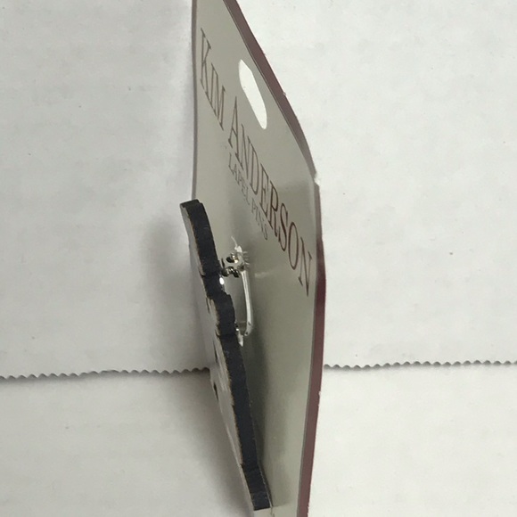 Kim Anderson collectors Lapel Pin - Picture 4 of 6
